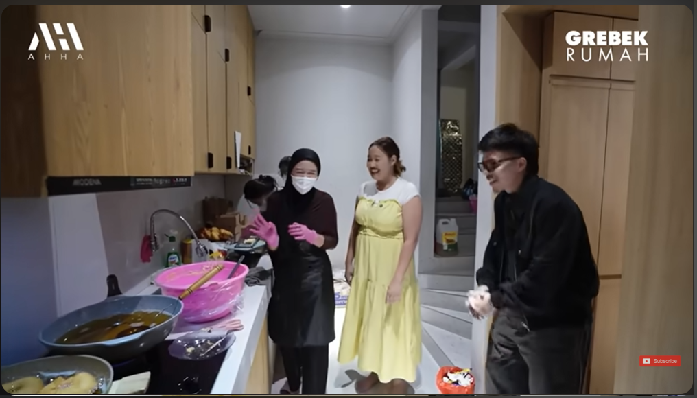 Rumah Pinkan Mambo (YouTube)...